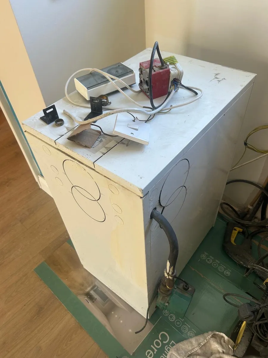 NEW Indoor Oil Burner (with manuals) - Image 2