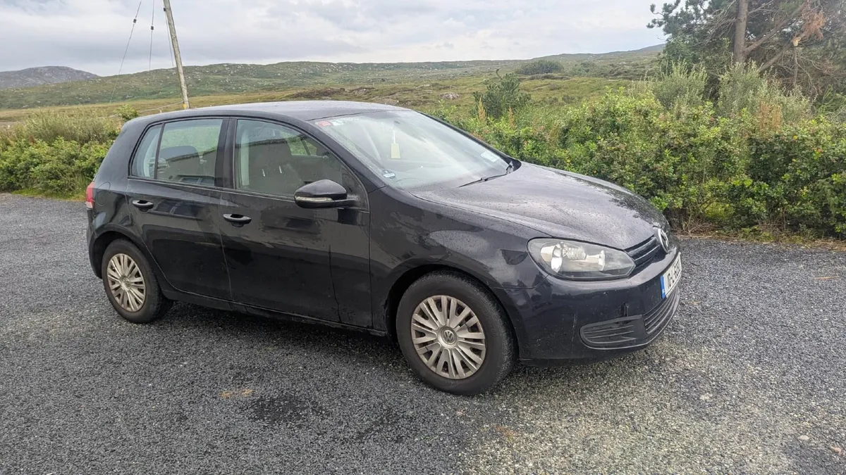 Volkswagen Golf 2010 - Image 2
