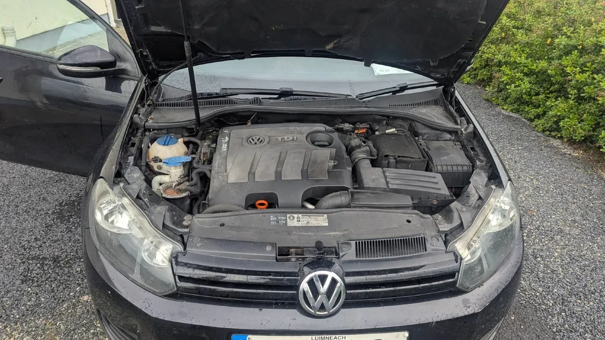 Volkswagen Golf 2010 - Image 3
