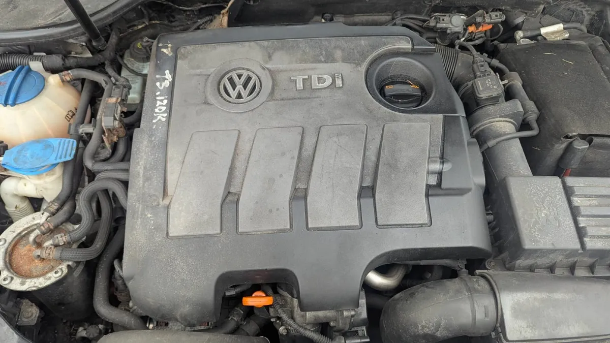 Volkswagen Golf 2010 - Image 4