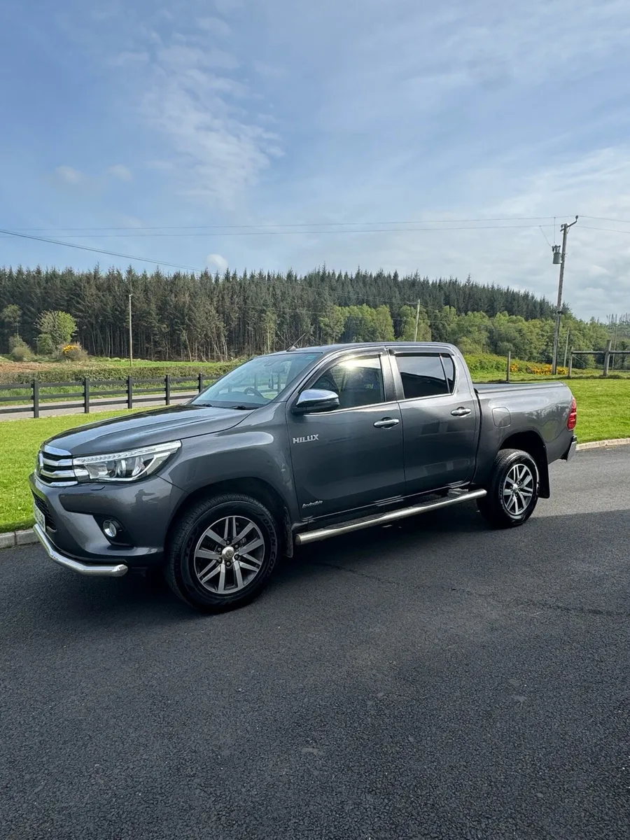 Toyota Hilux - Image 2