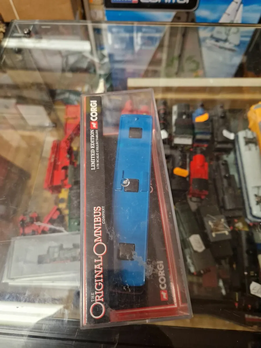 Corgi Shearings Holidays Bus - Image 2