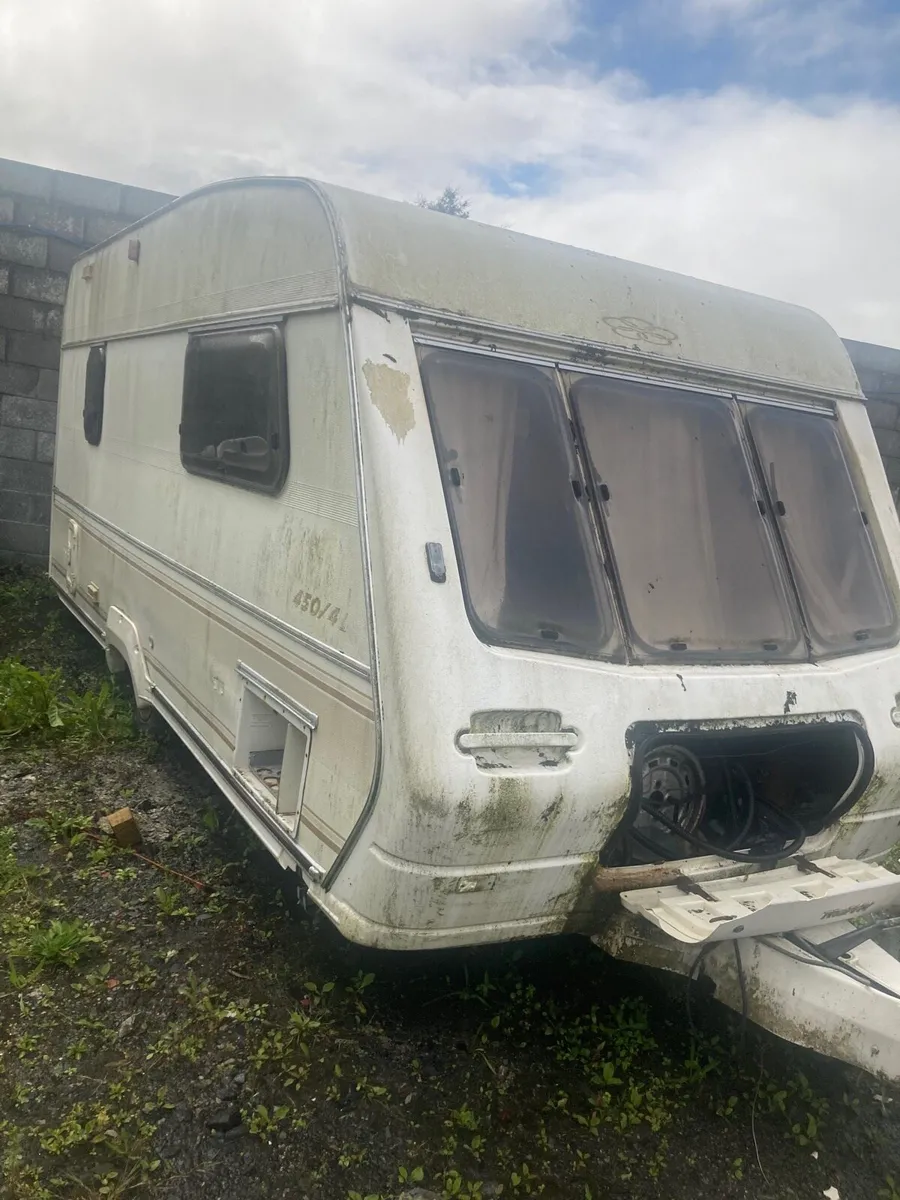 FREE Caravan - Image 1