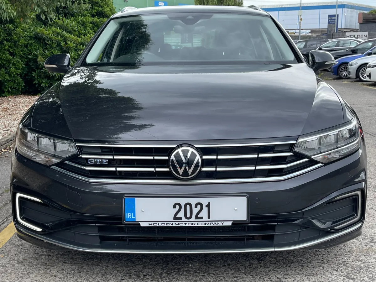 Volkswagen Passat 2021 - Image 4