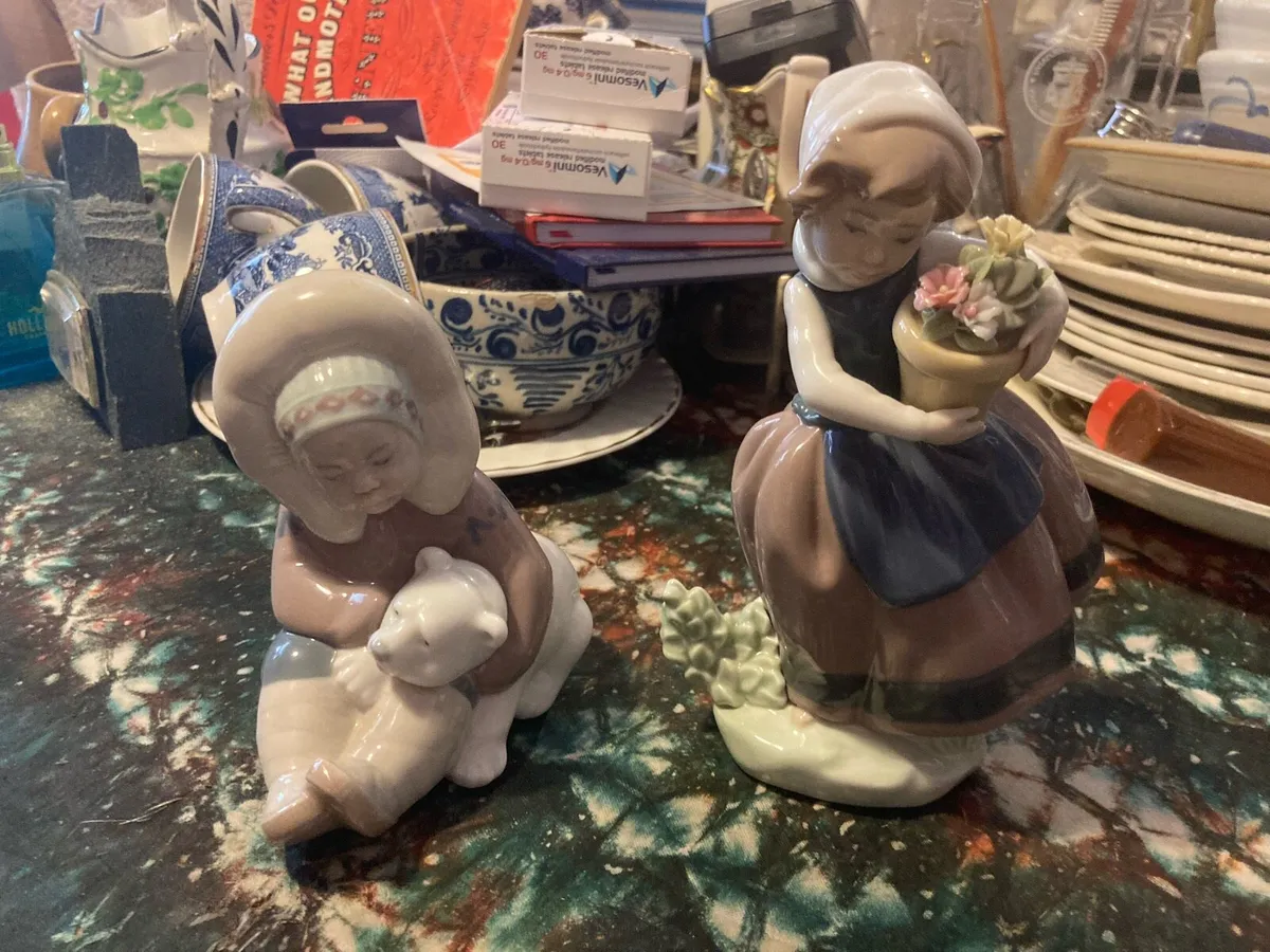Lladro figures free postage - Image 1
