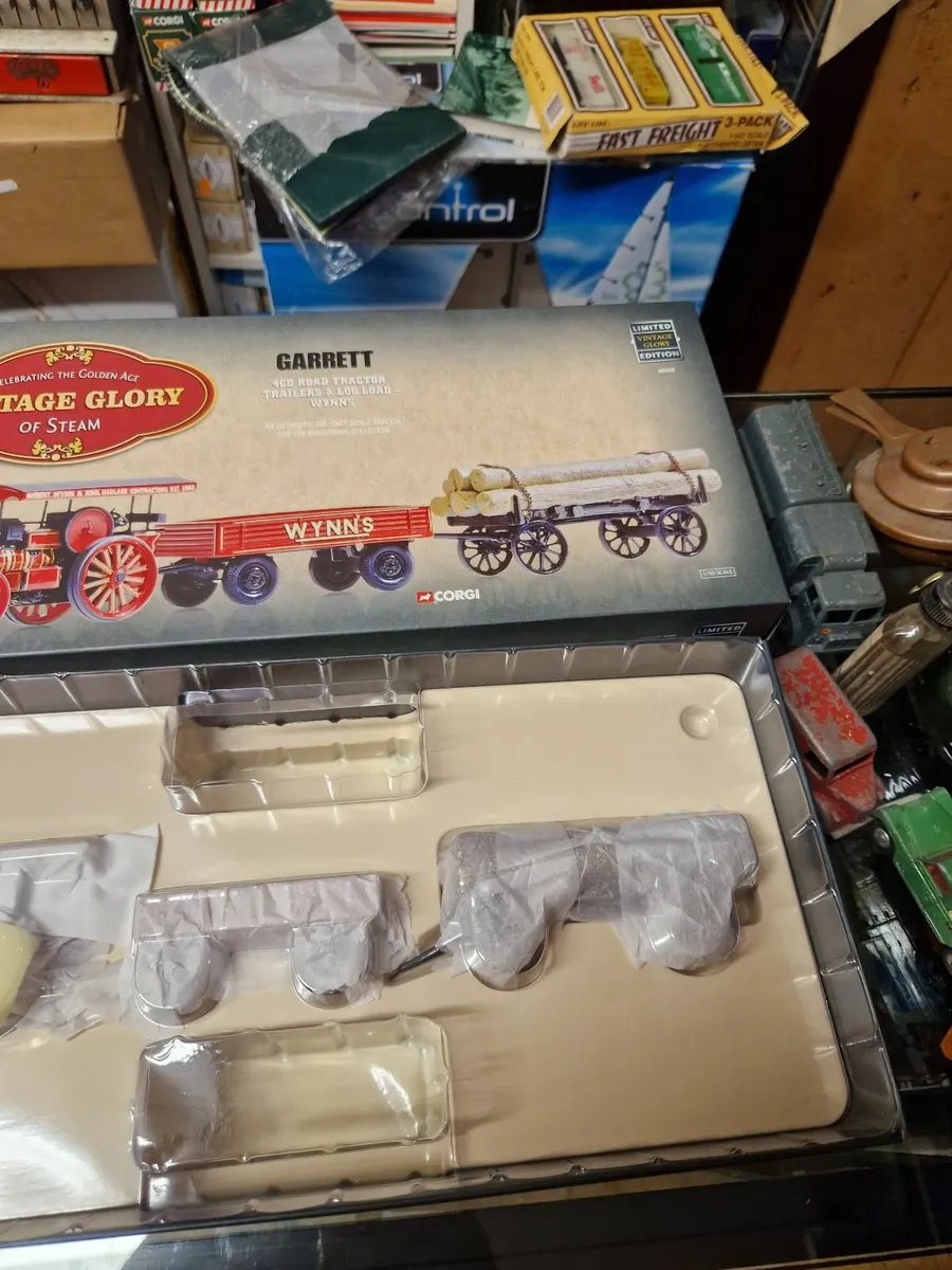 Corgi Steam Traction Engine and Trailers - Image 3