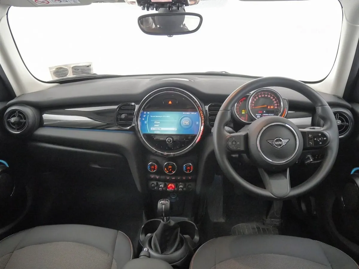 MINI HATCH 5-door Cooper Classic - Image 4
