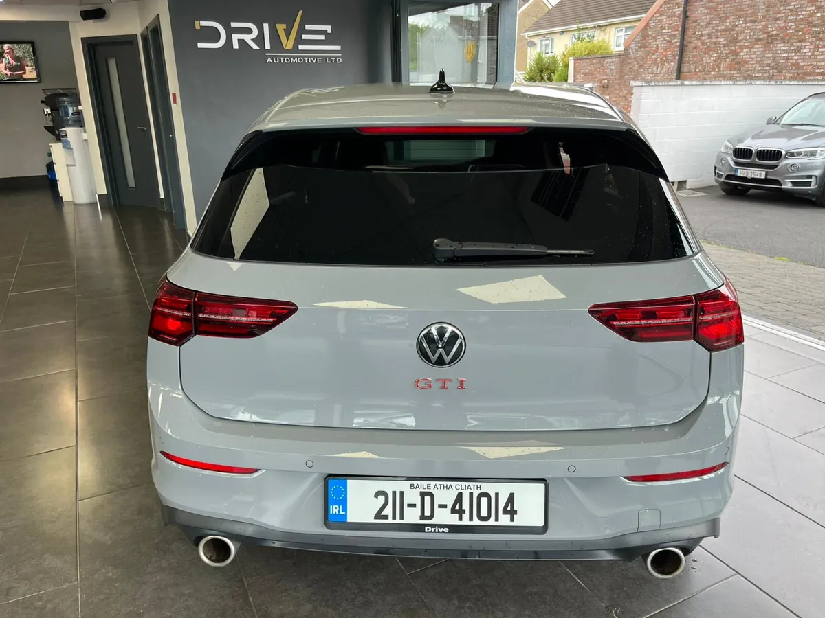 Volkswagen Golf  GTI  2.0 2021 - Image 4