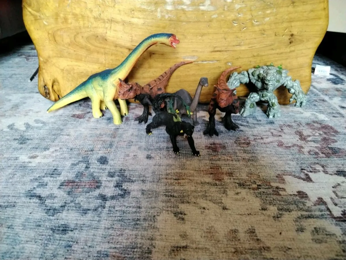 Dinosaur - toys - Image 1