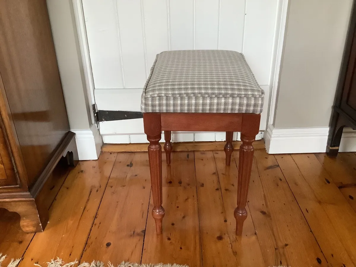 Bedroom stool - Image 2