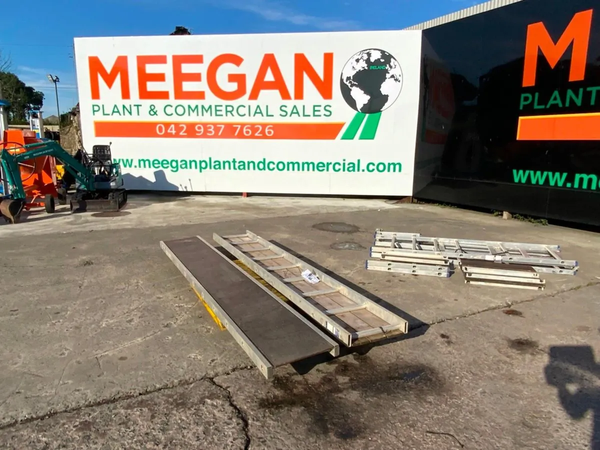 3.0mts x 450mm ALUMINIUM STAGING BOARDS.... - Image 2