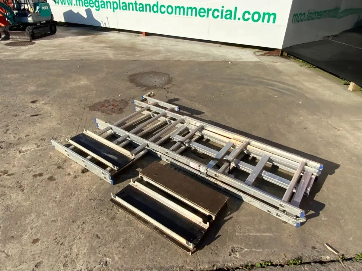 ALUMINIUM FOLDING ACCESS PLATFORM. - Image 4