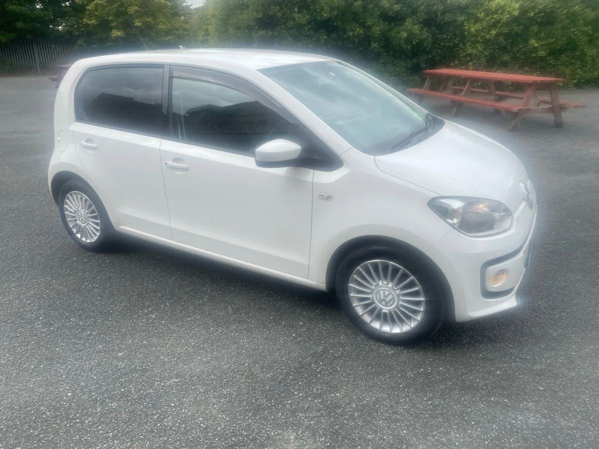 Volkswagen up - Image 1