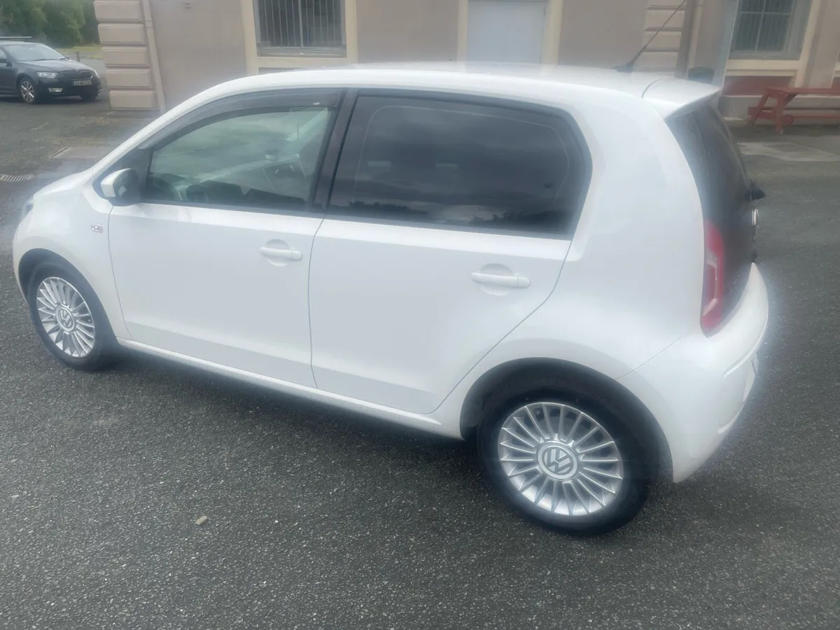 Volkswagen up - Image 3