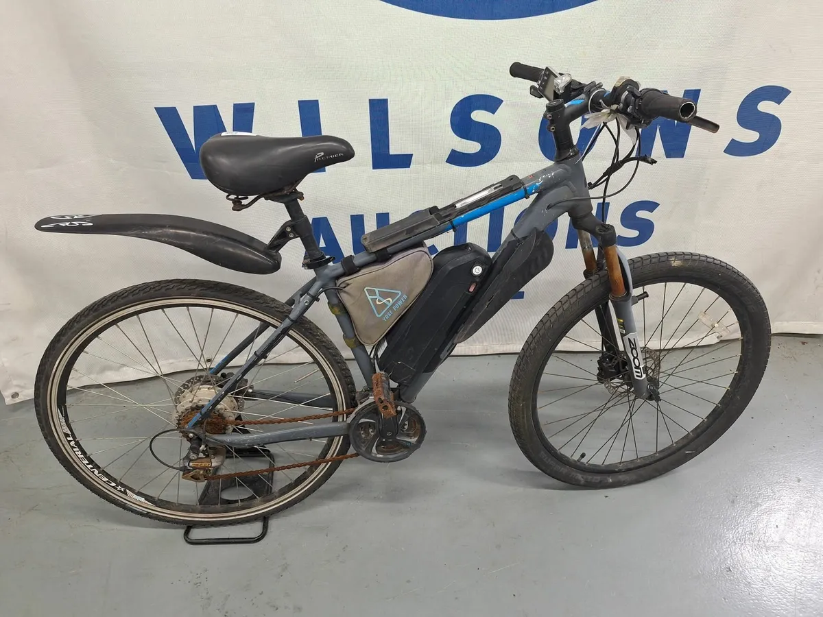 Online Auction Of A Hybrid Mountain Bike & More! - Image 1