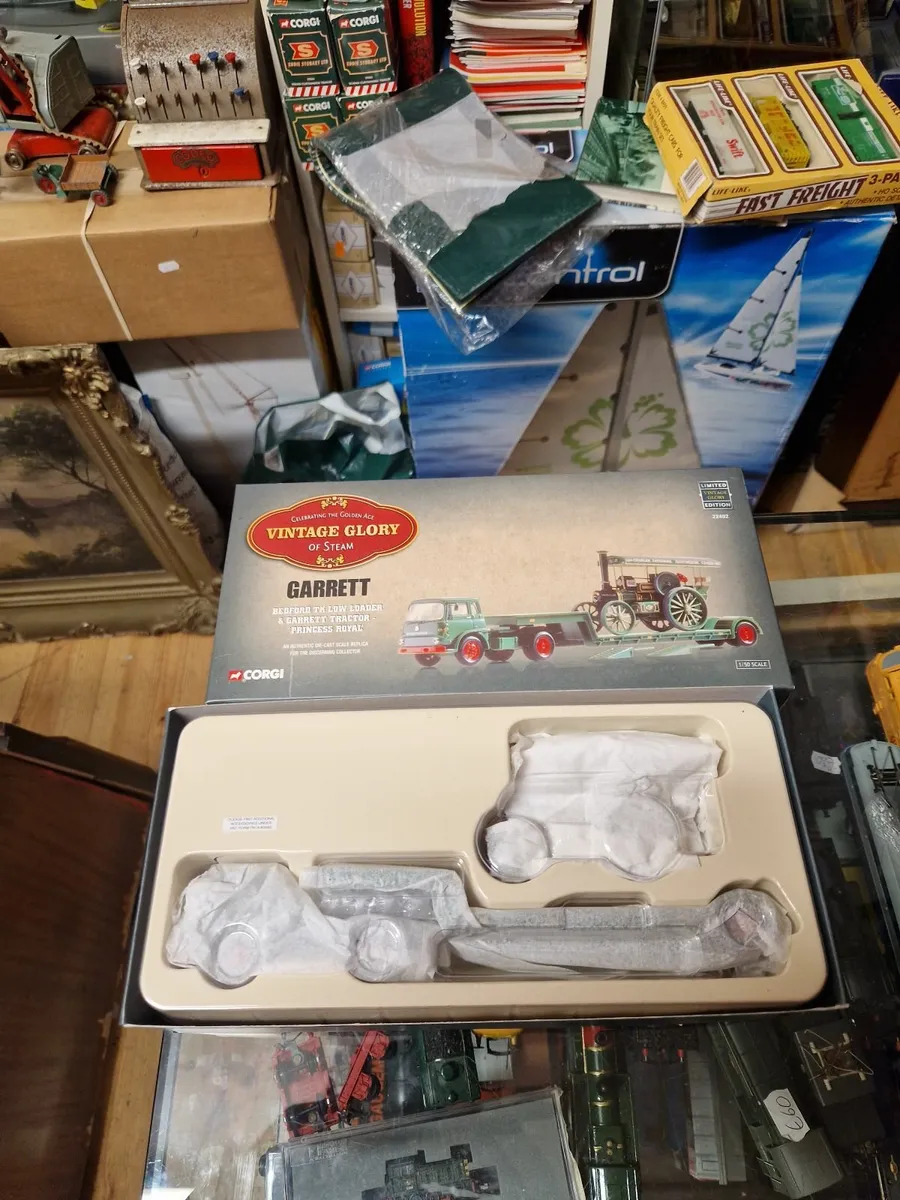 Corgi Bedford Truck with Traction Engine - Image 1