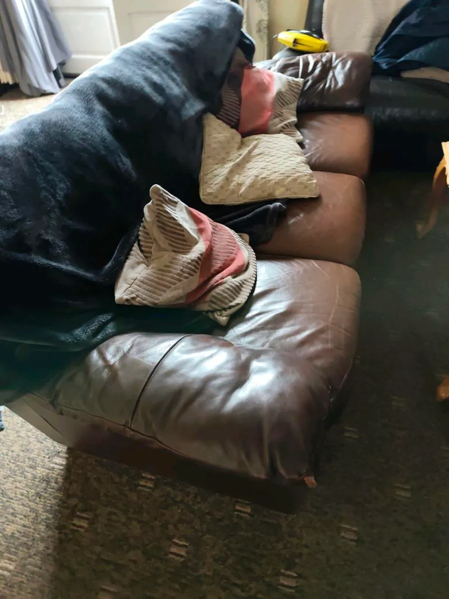 Leather sofa - Image 2