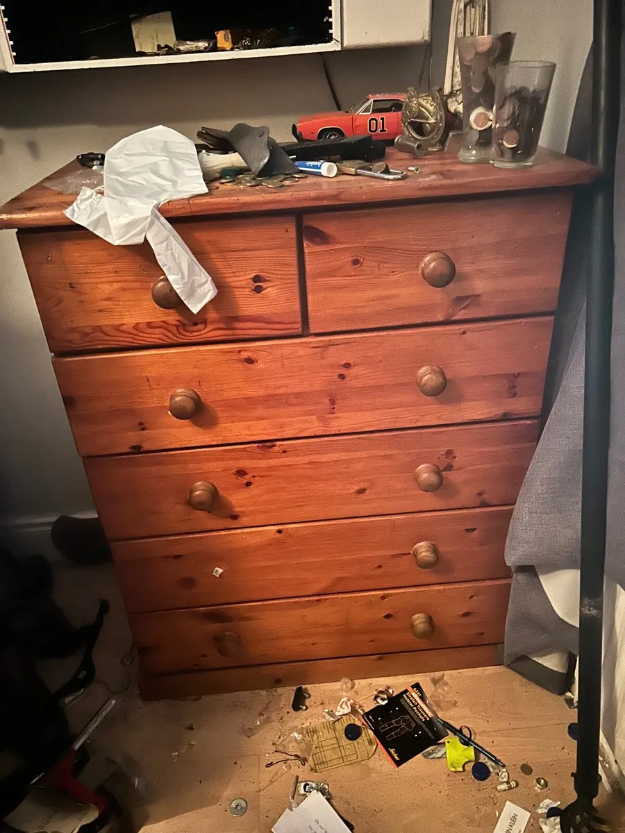 Chest of drawers - Image 1