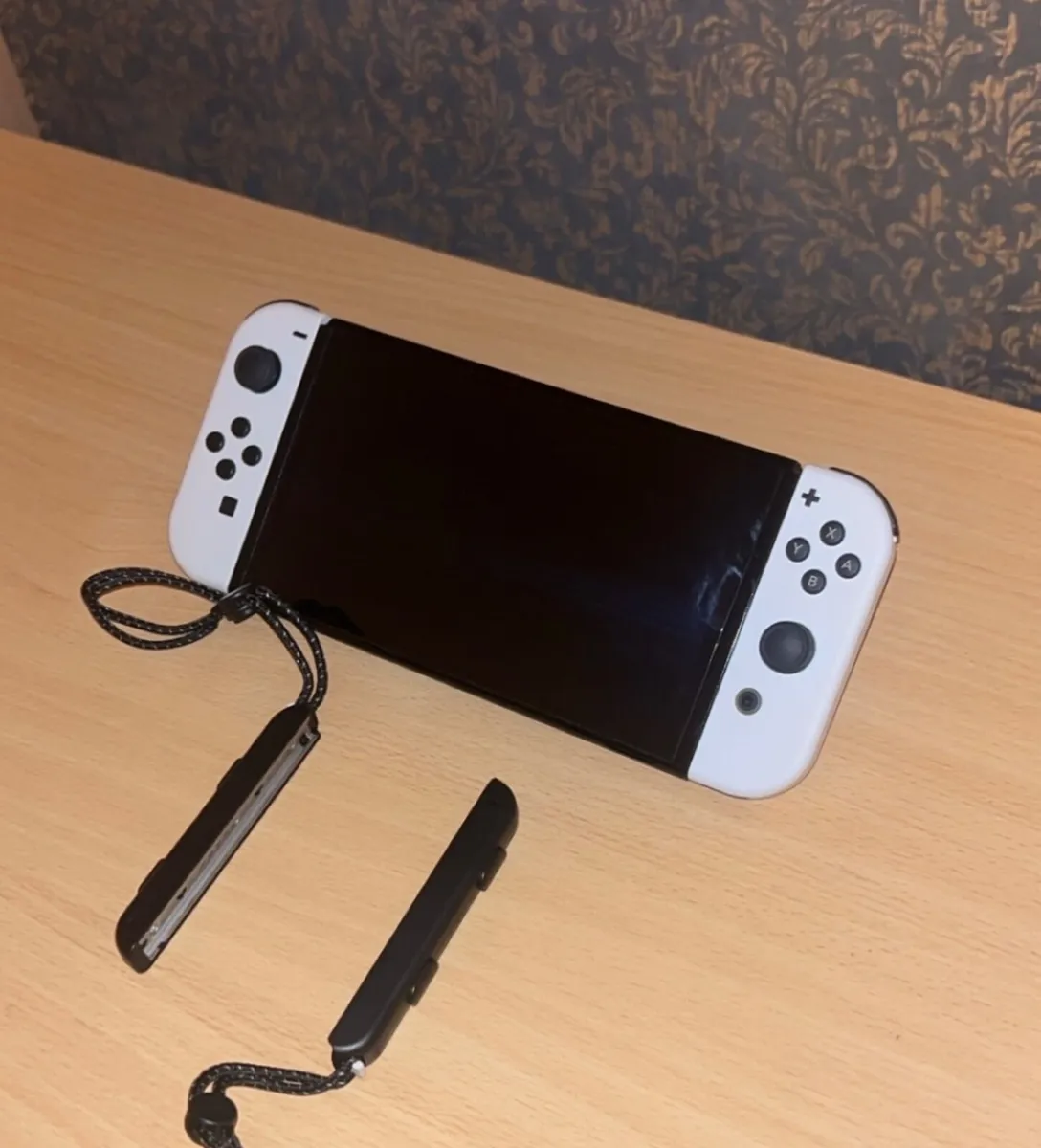 Nintendo Switch OLED White - Image 4