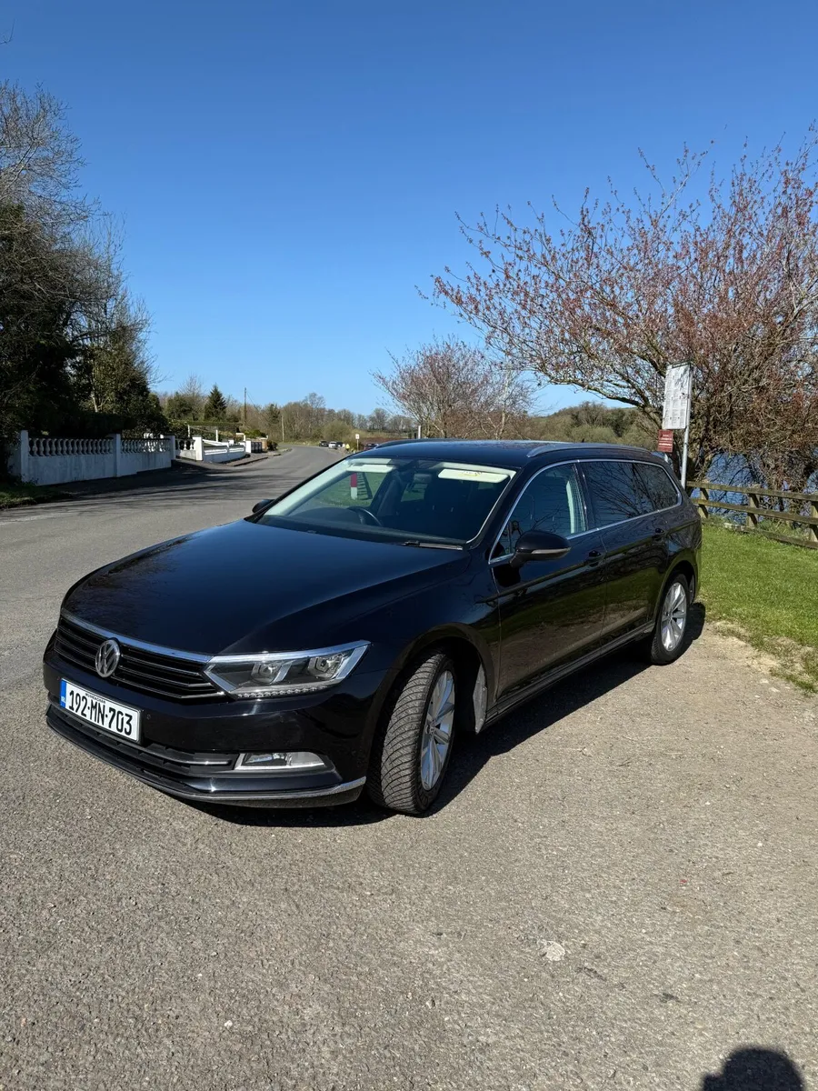 Volkswagen Passat 2019 - Image 3
