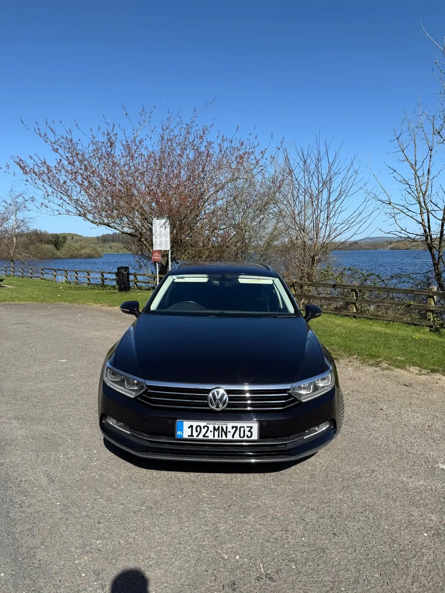Volkswagen Passat 2019 - Image 2