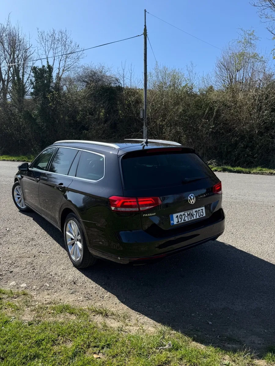 Volkswagen Passat 2019 - Image 4