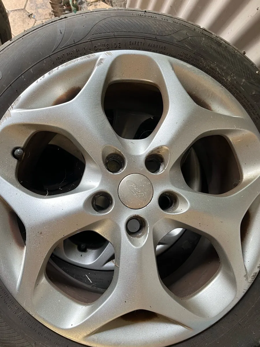 Ford alloys with tyres 205/55 R16 - Image 1