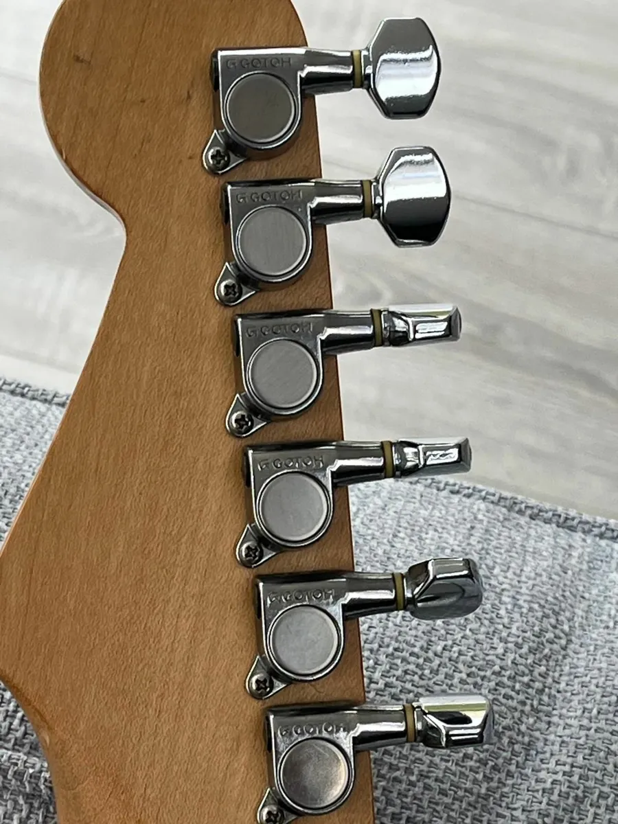 Squire Silver Series Stratocaster, Made in Japan. - Image 3