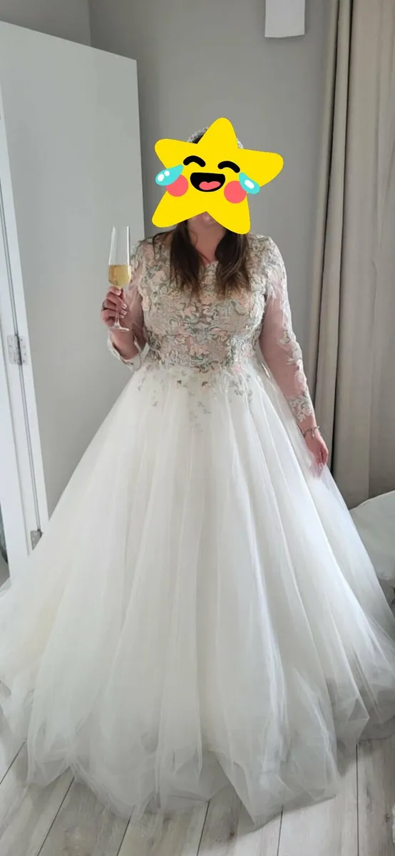 Wedding  dress - Image 2