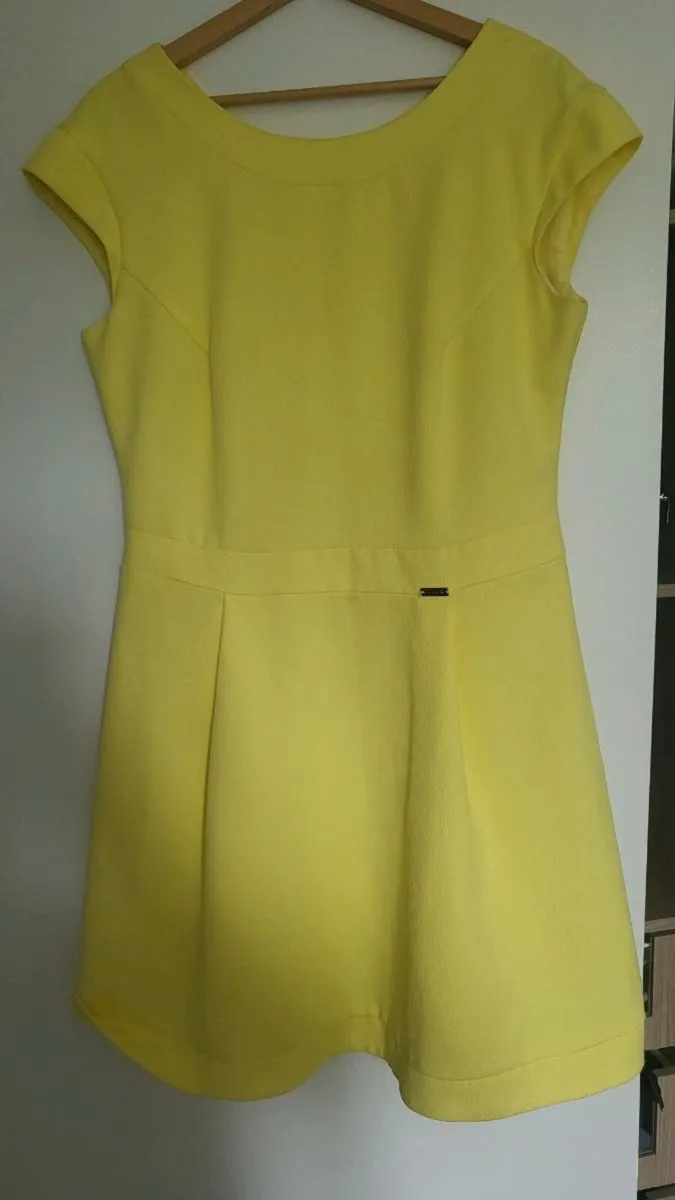 Summer dress in yellow - Image 1