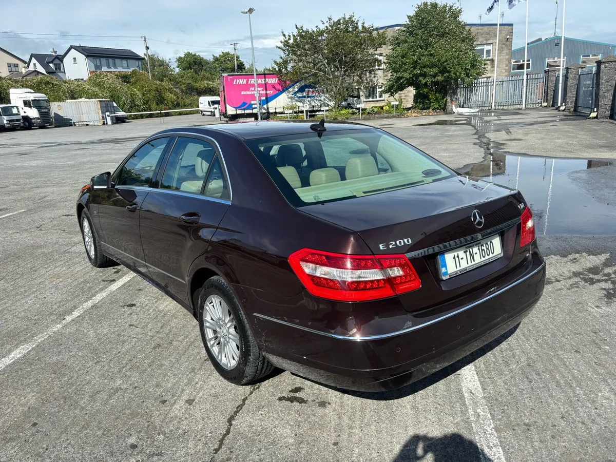 11 MERCEDES E CLASS NCT 11/25 - Image 4