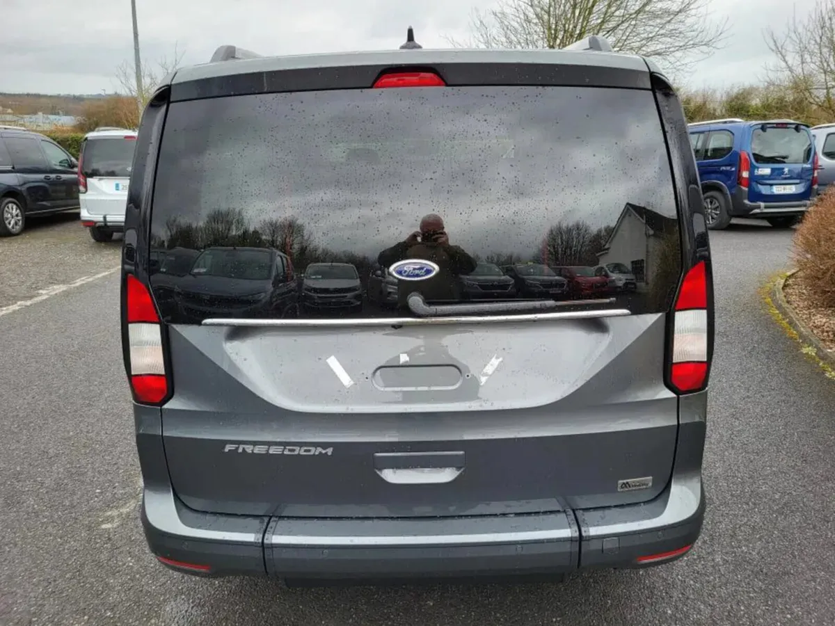 Wheelchair Taxi Ford Tourneo Freedom - Image 2