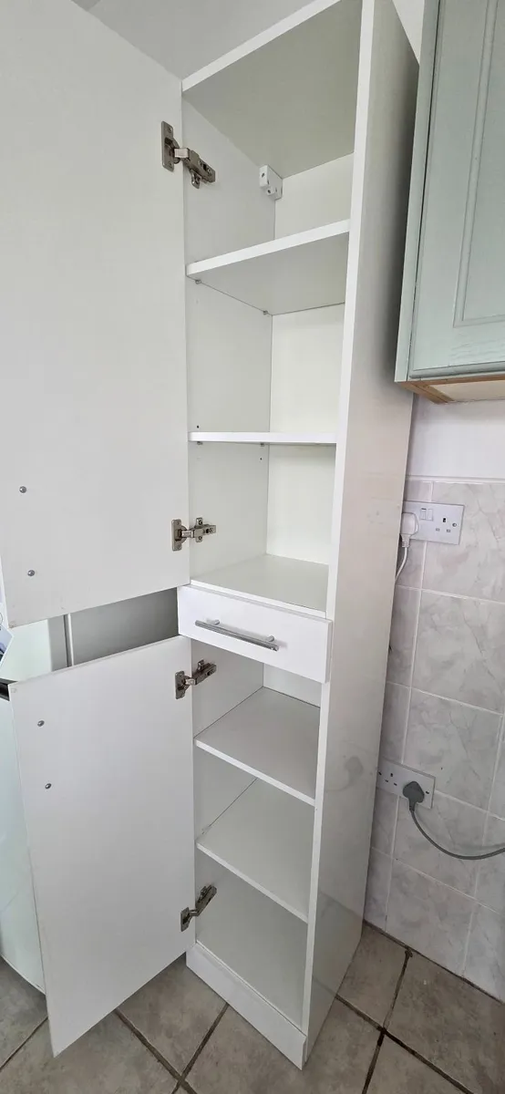Bathroom cabinets - Image 3
