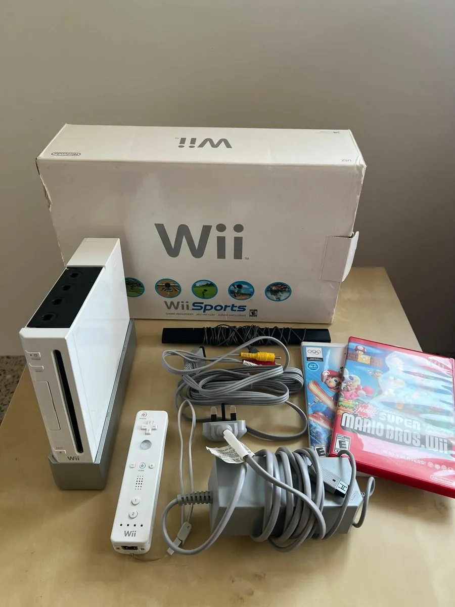 Wii & Games - Image 1