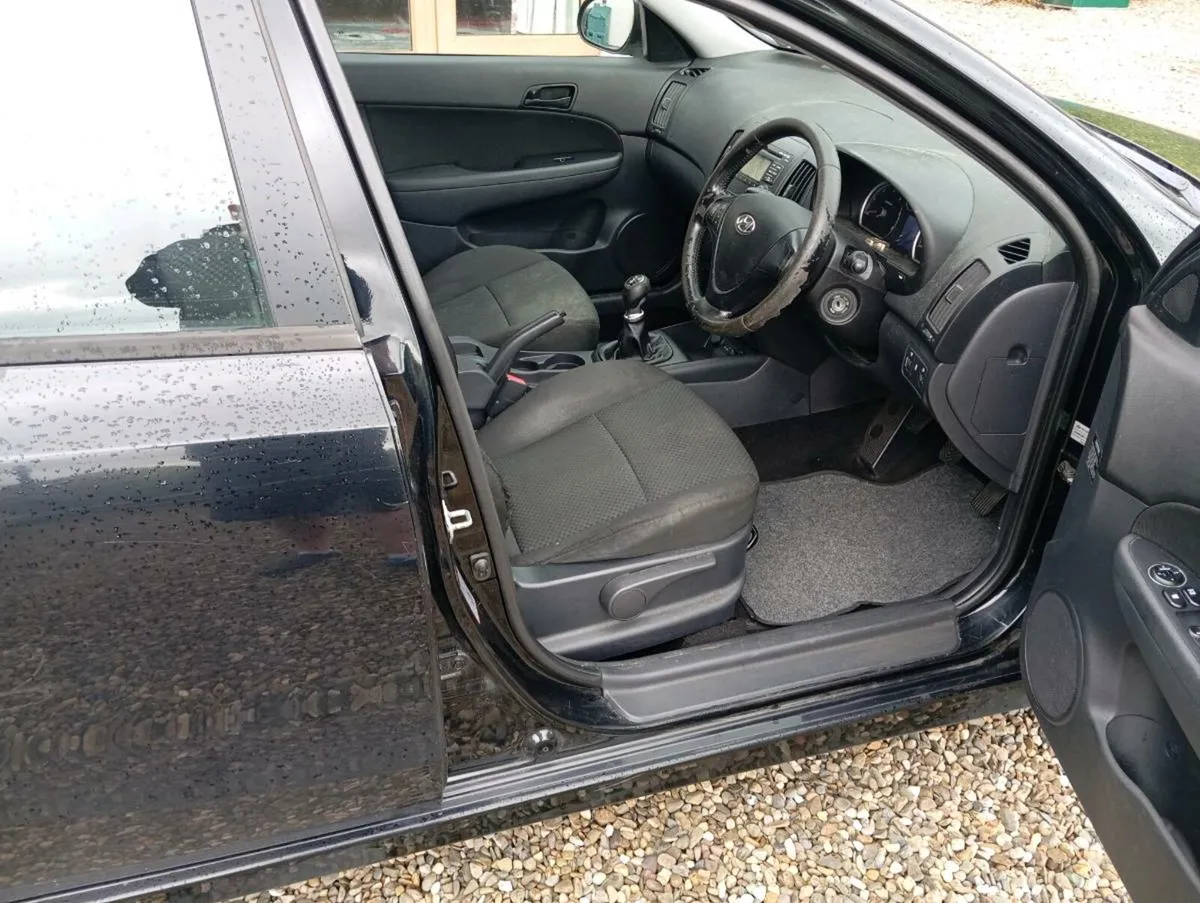 Car - Image 3