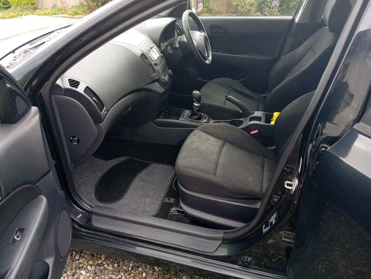 Car - Image 4