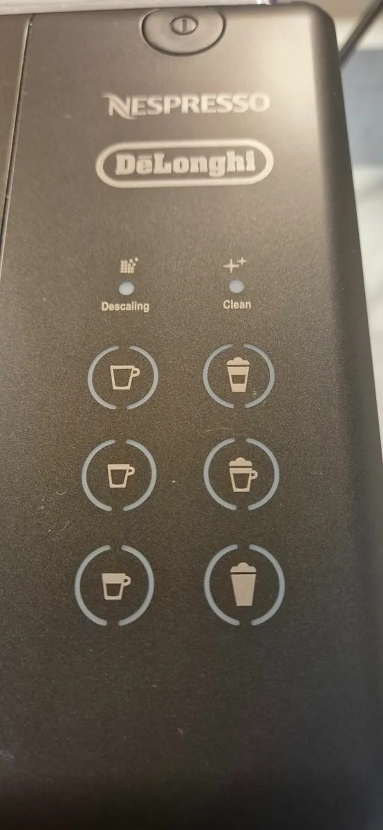 Nespresso Lattissima coffee machine with capsules - Image 2