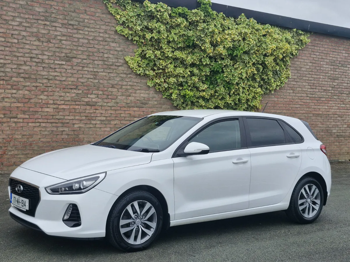 Hyundai i30 DELUXE FINANCE AVAILABLE - Image 4