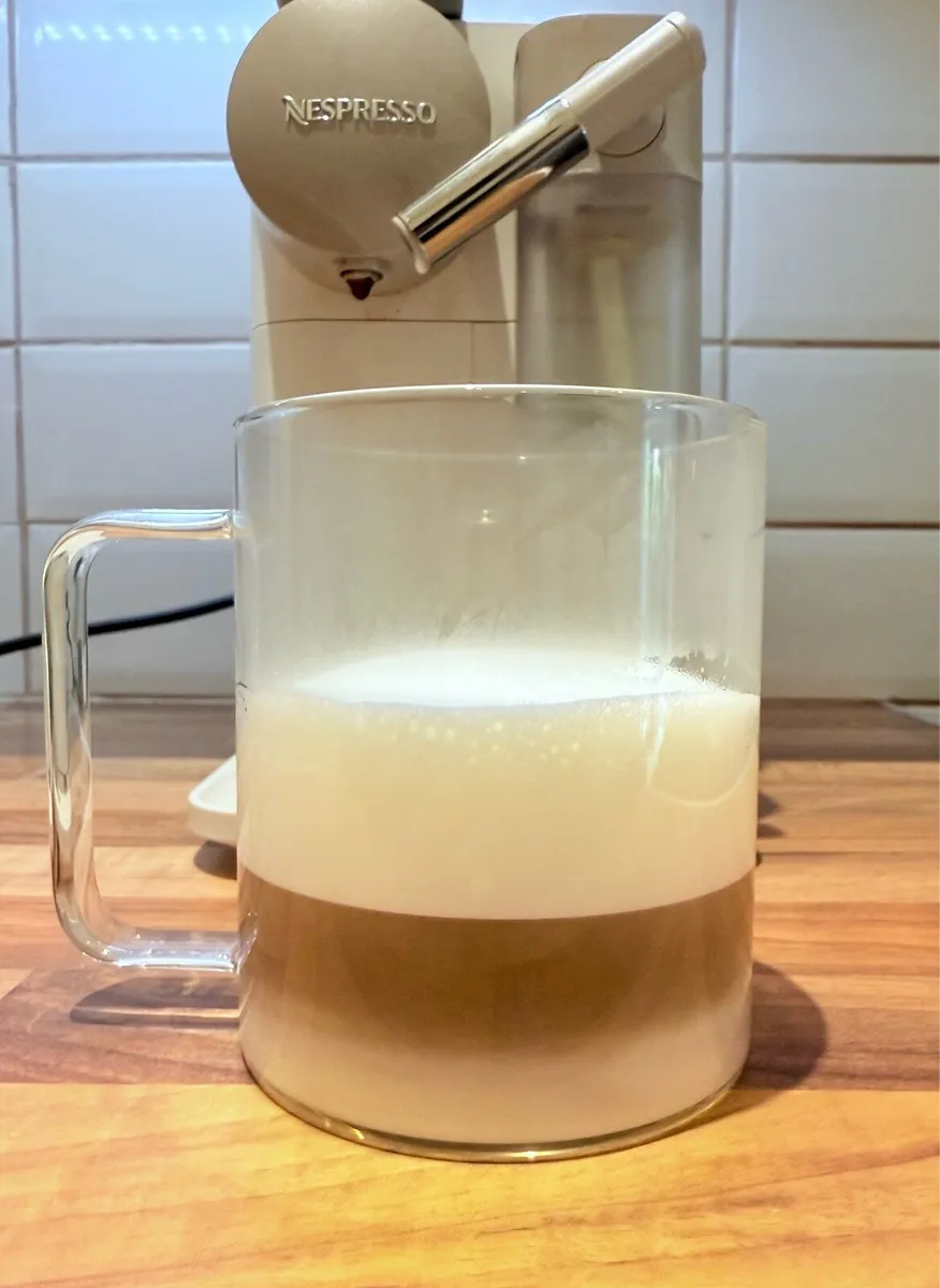 De’Longhi Nespresso Lattissima One - Image 2