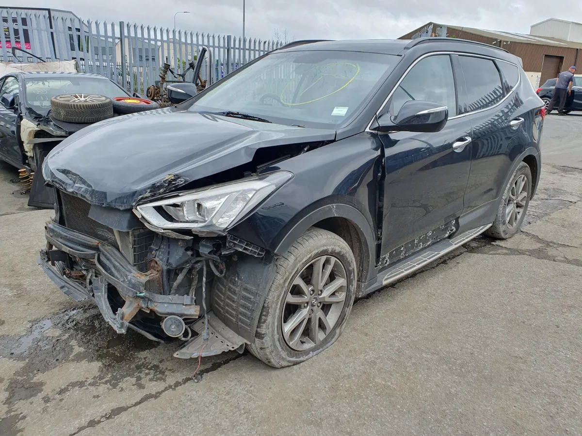 15 HYUNDAI SANTA FE  2.2 CRDI (D4HBD) FOR BREAKING - Image 1