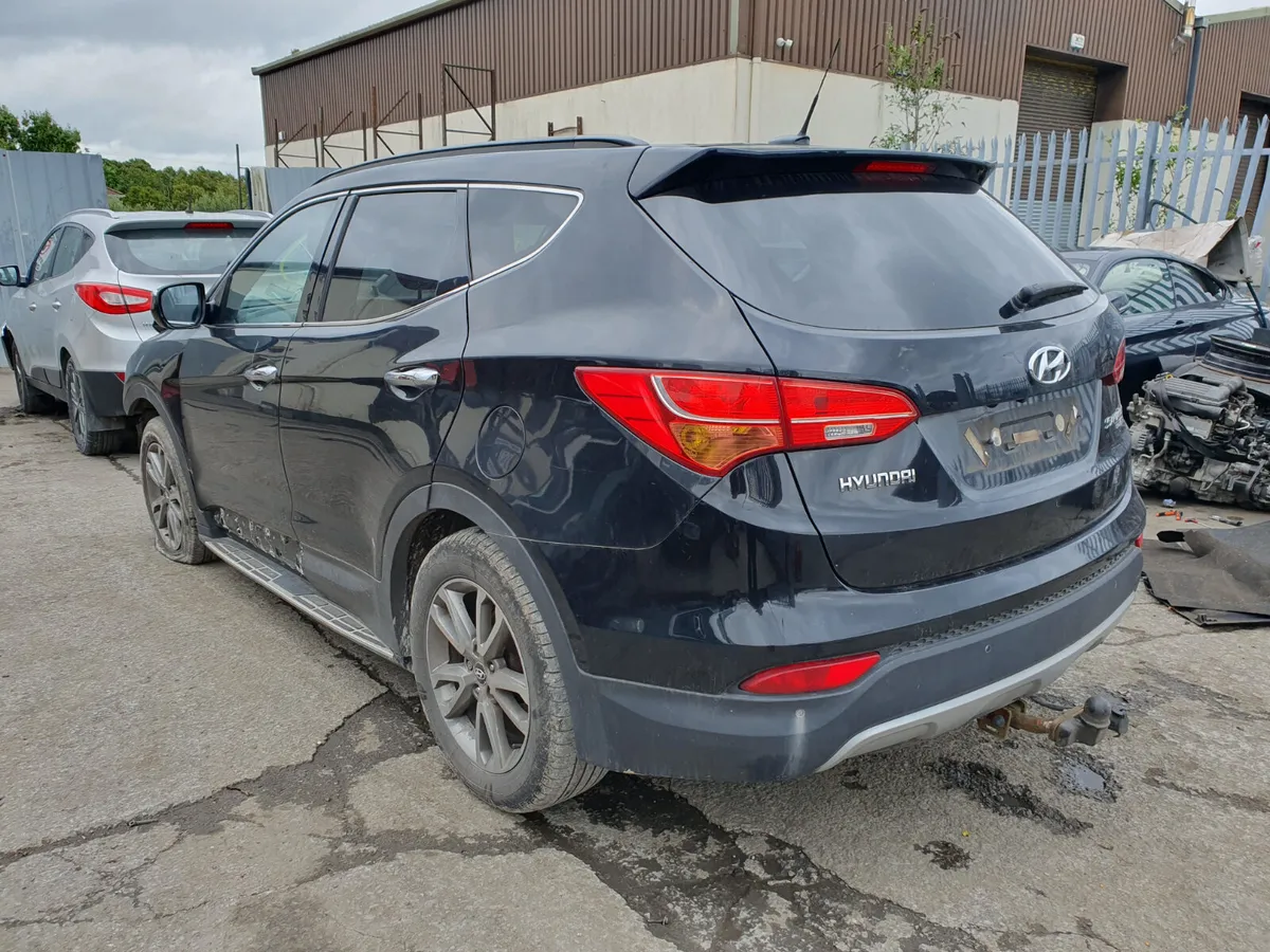 15 HYUNDAI SANTA FE  2.2 CRDI (D4HBD) FOR BREAKING - Image 4