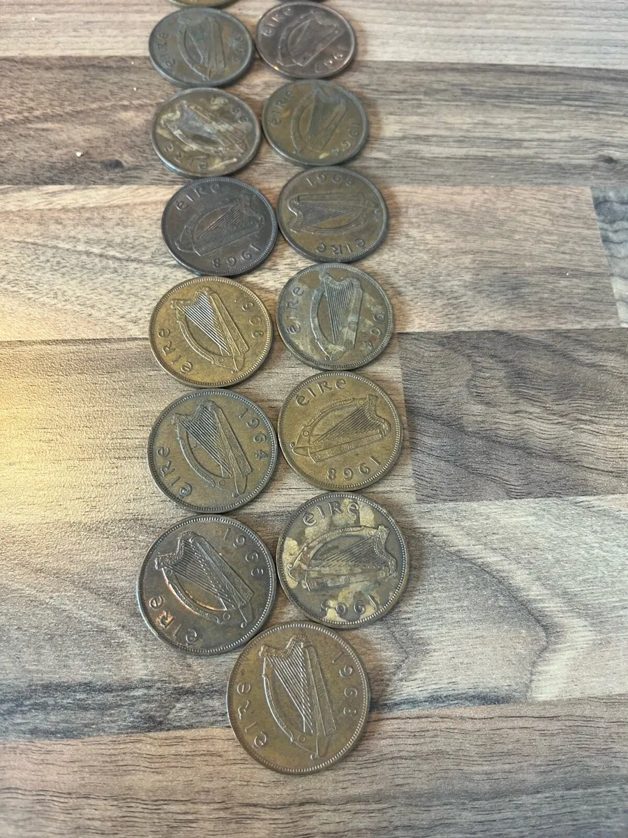 16 Old Irish Pennies - Image 2