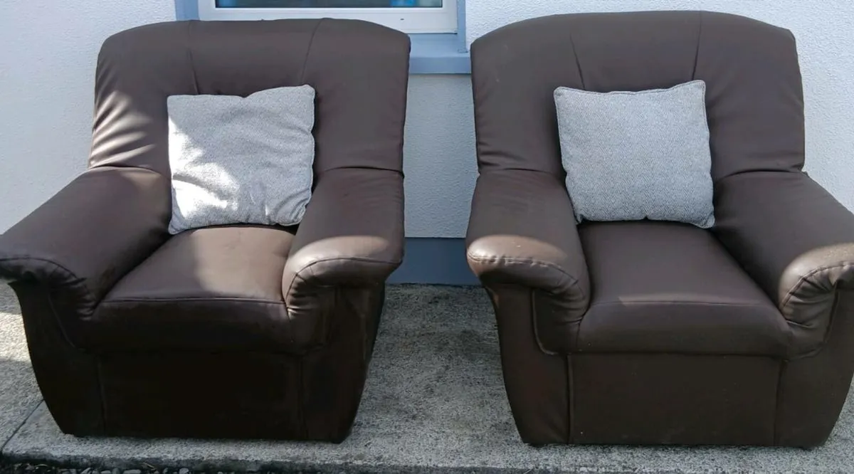 Couch - Image 2