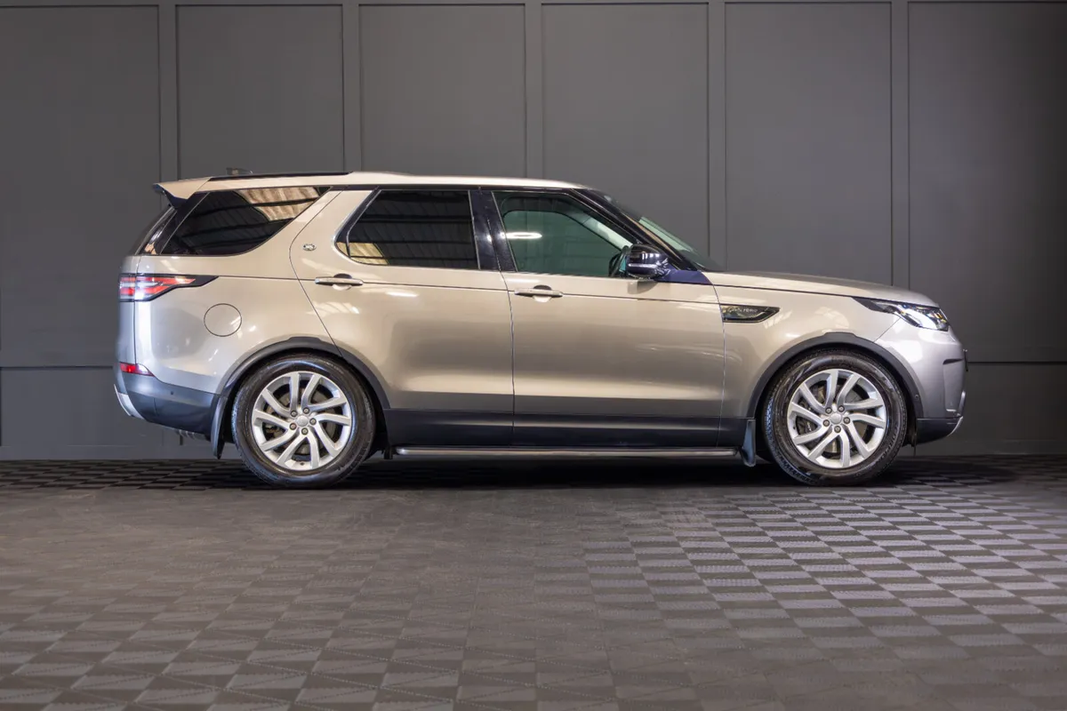 2020 Land Rover Discovery HSE 2 Seat Commercial - Image 2
