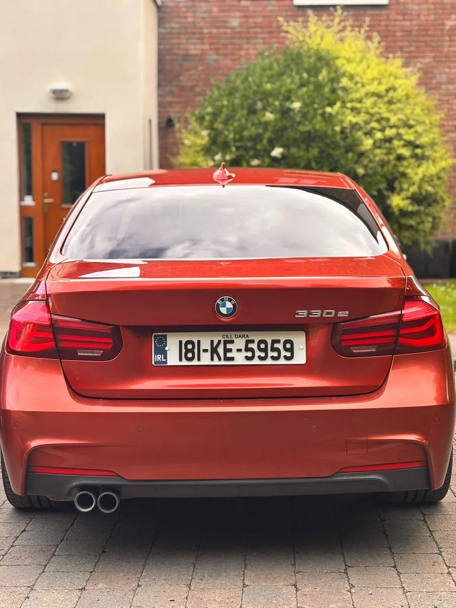 BMW 330e iPerformance 2018 - Image 2