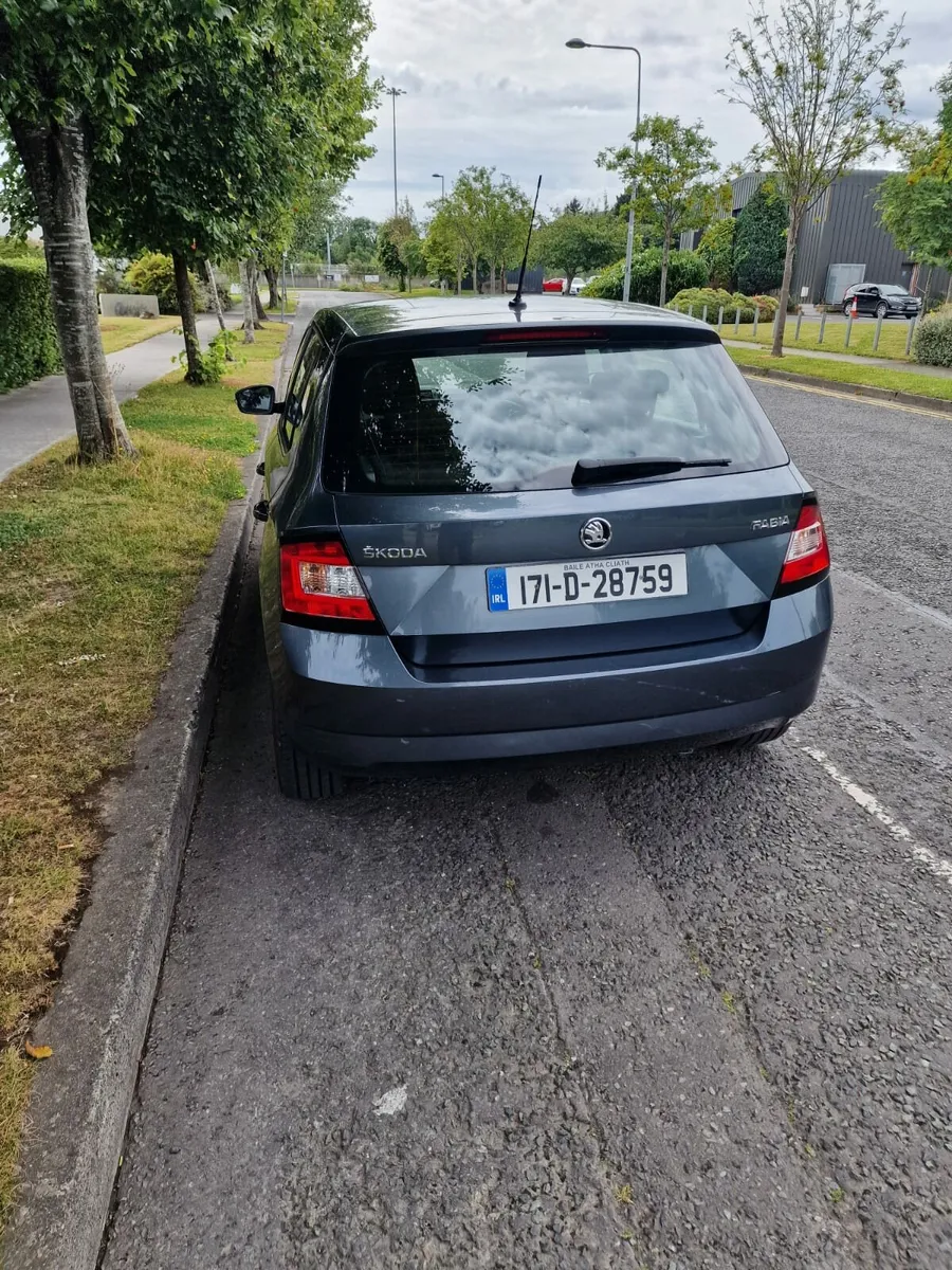 Car - Image 3