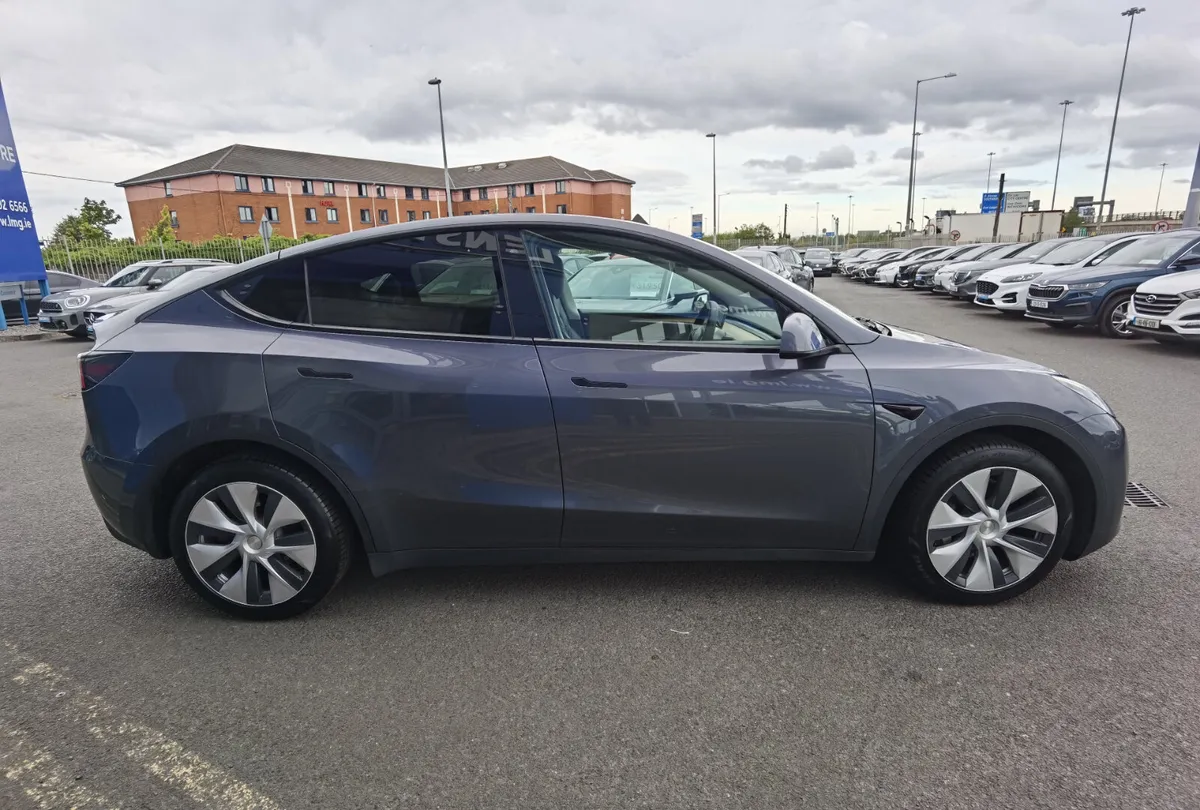 TESLA MODEL Y LONG RANGE DUAL MOTOR AWD - Image 4