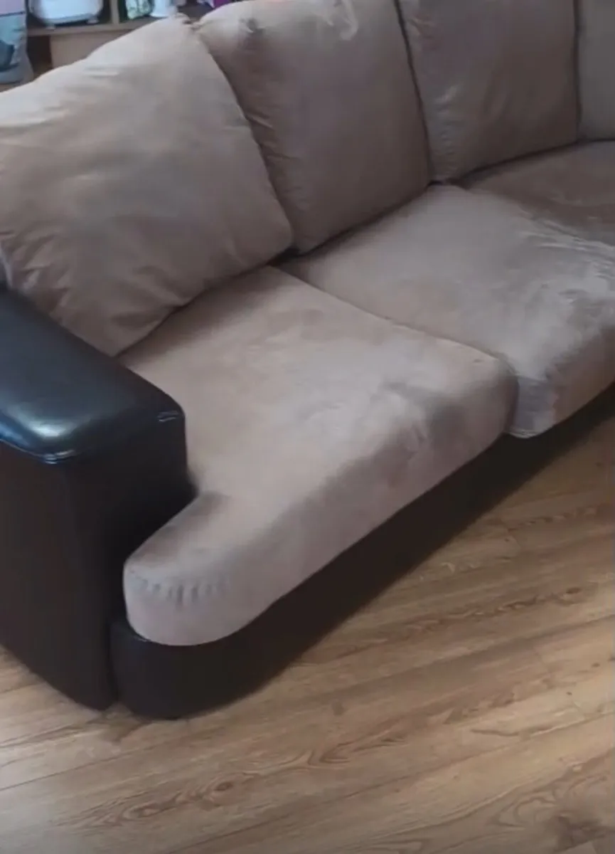 Corner Suite - Image 2