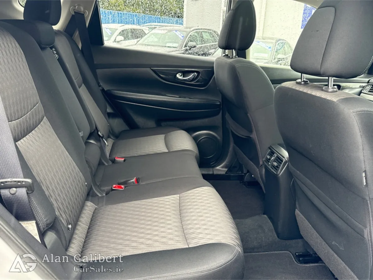 Nissan X-Trail 1.7 DSL SV 7 SEAT MY20 4DR - Image 3