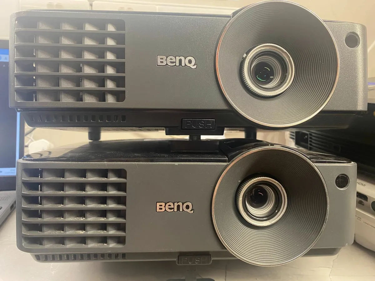 Title: Selling 2 Benq projectors MX 503, 2700 lume - Image 1